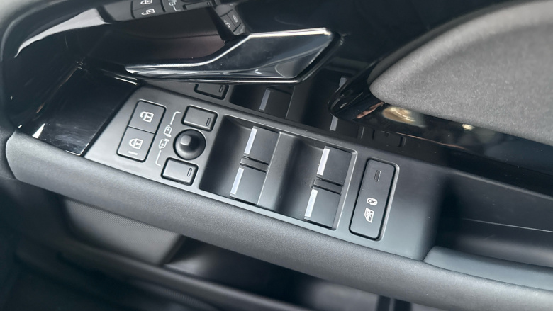 Land Rover Range Rover Evoque 2.0 D200 Dynamic SE 5dr Auto Diesel Hatchback